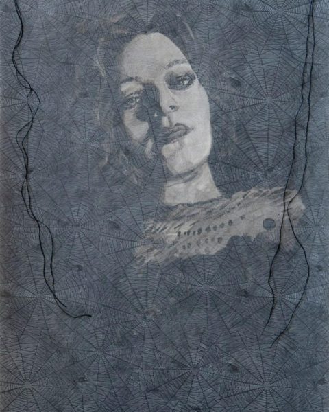 Cookie Mueller (d'après Peter Hujar), 2019. Encre de Chine, papier cristal, toile d'araignée, fil de coton,6 x 36 cm.